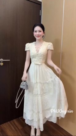 Váy Ren Cổ V Nơ Eo Xếp Tầng — Nét Đẹp Công Chúa Hoài Cổ TDG0026