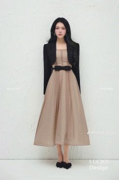 Bộ Váy Nhung Nâu Áo Khoác Đen — Nét Quyến Rũ Tinh Tế Vượt Thời Gian LK040