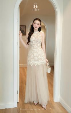 Đầm V1994 — Lace Yếm Lưng Trần Chân Lưới Kem Ngà Thanh Lịch Quyến Rũ CH035