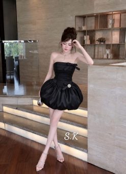 Đầm Tacta Cúp Ngực Tùng Binh Phối Nơ Tag Xinh Xẻ — 3 Màu Đen/Trắng/Đỏ SKDB0026