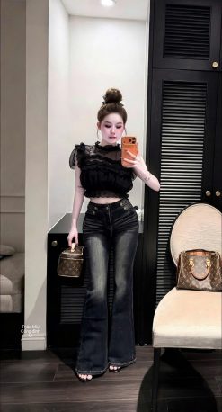 Set Áo Tơ Croptop Chun Eo Viên Bèo Kèm Quần Jeans Ống Chuông Năng Động — Trắng/Đen, Size S/M TMTK0028