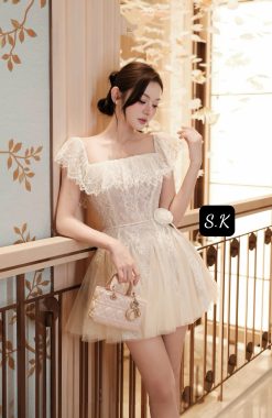 Đầm Ren Trẻ Vai Kèm Hoa Cổ — Nhẹ Nhàng Bánh Bèo Công Chúa SKDB004